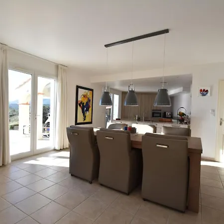 Stylish With Private Pool *